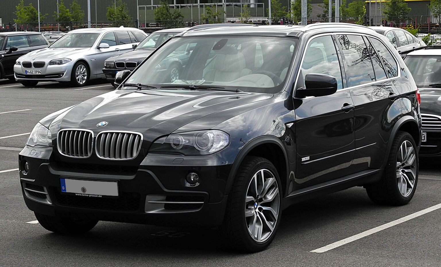 BMW_X5_Edition_10_Jahre_X5_(E70)_–_Frontansicht,_17