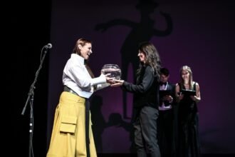 commoona_priza_iteikia_teatro_direktore_i