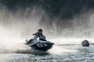 jet-ski-2781101_1280