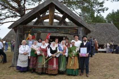 margioniu_klojimo_teatro_artistai_ir_sveciai_po_spektaklio