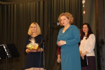 neigaliusius_pasveikino_alytaus_rajono_savivaldybes_vicemere_dalia_kitaviciene_ir_pakviete_burtis_i_grupeles_seniunijose