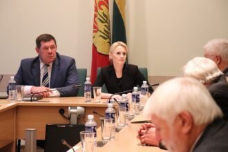 alytaus_rajono_vadovai_isitikine_kad_istorine_atmintis_yra_svarbi_ir_turi_islikti_gyva_ir_ateities_kart_u_sirdyse