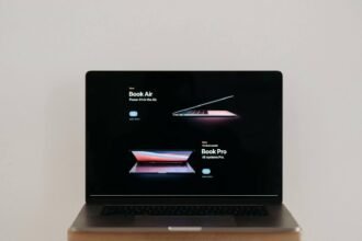 macbook_air_m2_ar_m1-_koki_mikroprocesoriu_rinktis_