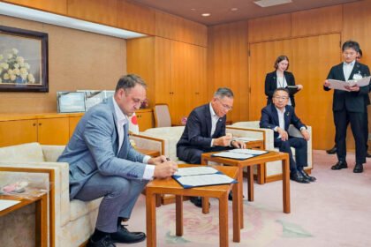 Alytaus miesto savivaldybės meras Nerijus Cesiulis ir Fukujamos (Fukuyama) miesto meras Naoki Edahiro pasirašė bendradarbiavimo memorandumą.