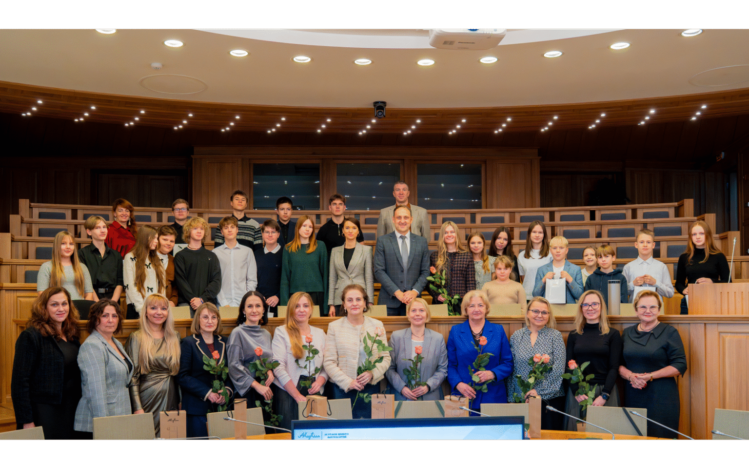kurių profesionalumas, atkaklus darbas ir talentas pelnė aukščiausius įvertinimus.