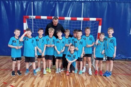 T. Stankevičius su mokiniais.