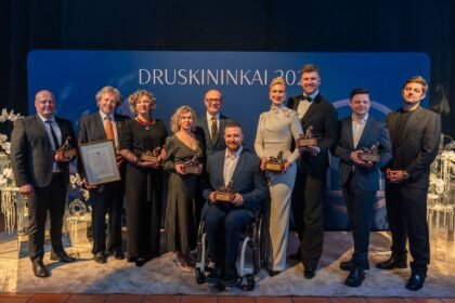 Druskininkų savivaldybės meras Ričardas Malinauskas įteikė septynias bronzines „Ratnyčėles“