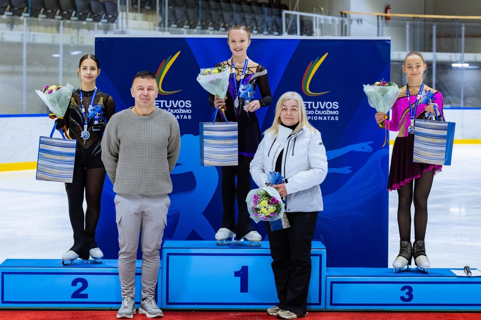 Jau šiandien, šeštadienį, 17 val. ant Alytaus ledo pasirodys Lietuvos čempionė Ameliya Soldatova ir „Čiuožiu.lt“ klubo sportininkai, treniruojami Eglės Kliučakienės.