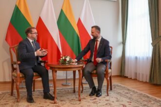 Krašto apsaugos ministras Robertas Kaunas lankosi Varšuvoje, kur susitiko su Lenkijos vicepremjeru ir gynybos ministru Władysław Kosiniak-Kamysz