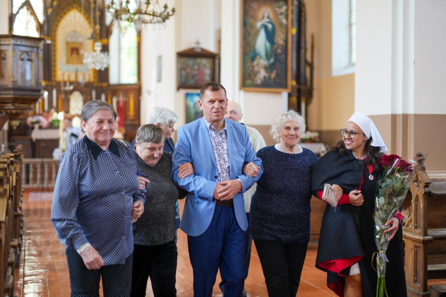 seneliai bažnyčioje