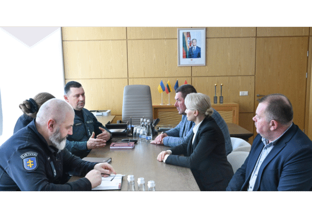 Pastarųjų metų kriminogeninę situaciją Alytaus rajone savivaldybės vadovams pristatė Alytaus miesto ir rajono policijos komisariato viršininkas Virginijus Jaruševičius