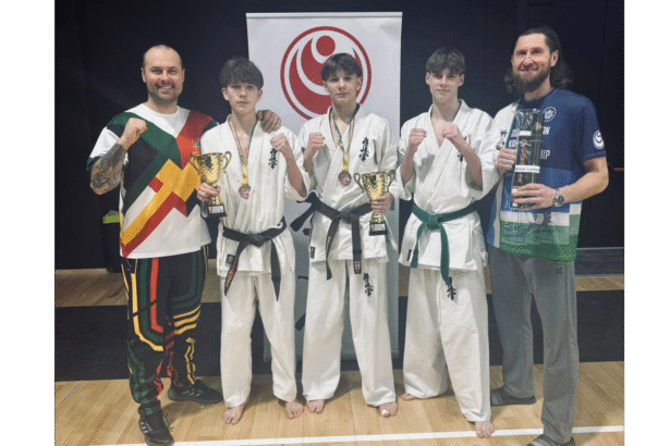 Alytaus karatė klubas „Mohikanas“ džiaugiasi puikiais auklėtinių pasiekimais Lietuvos kiokušin karatė suaugusiųjų ir jaunių (iki 18 m.) čempionate.