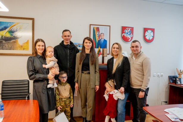 Alytaus miesto savivaldybės vicemerė Kristina Daugelevičienė pasveikino Vasario 16-osios konkurso, kurį artėjant šiai šventei skelbė savivaldybė, nugalėtojus