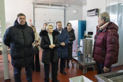 Alytaus rajono vadovai lankėsi ekologiniame šaltalankių ūkyje „Amberry“, įsikūrusiame Venciūnų kaime